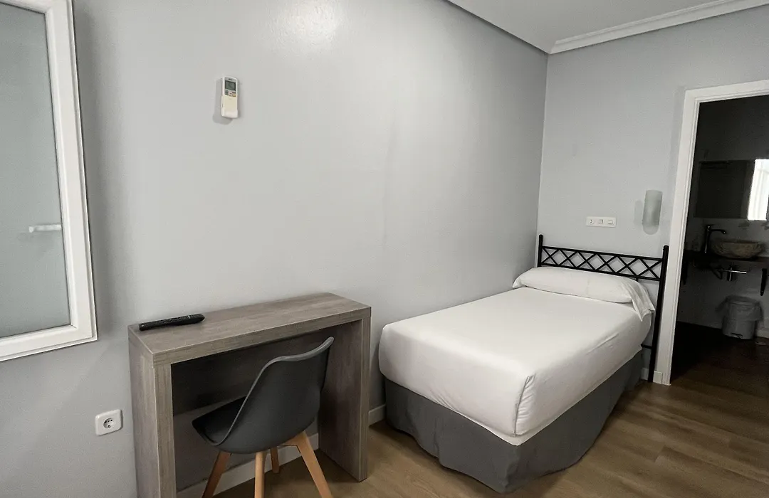 Hostal Atenas-1